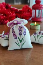 çiçek desenli lavanta kesesi